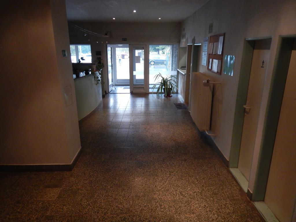 Biznis Centrum / Ubytovna Rožňava Exterior foto