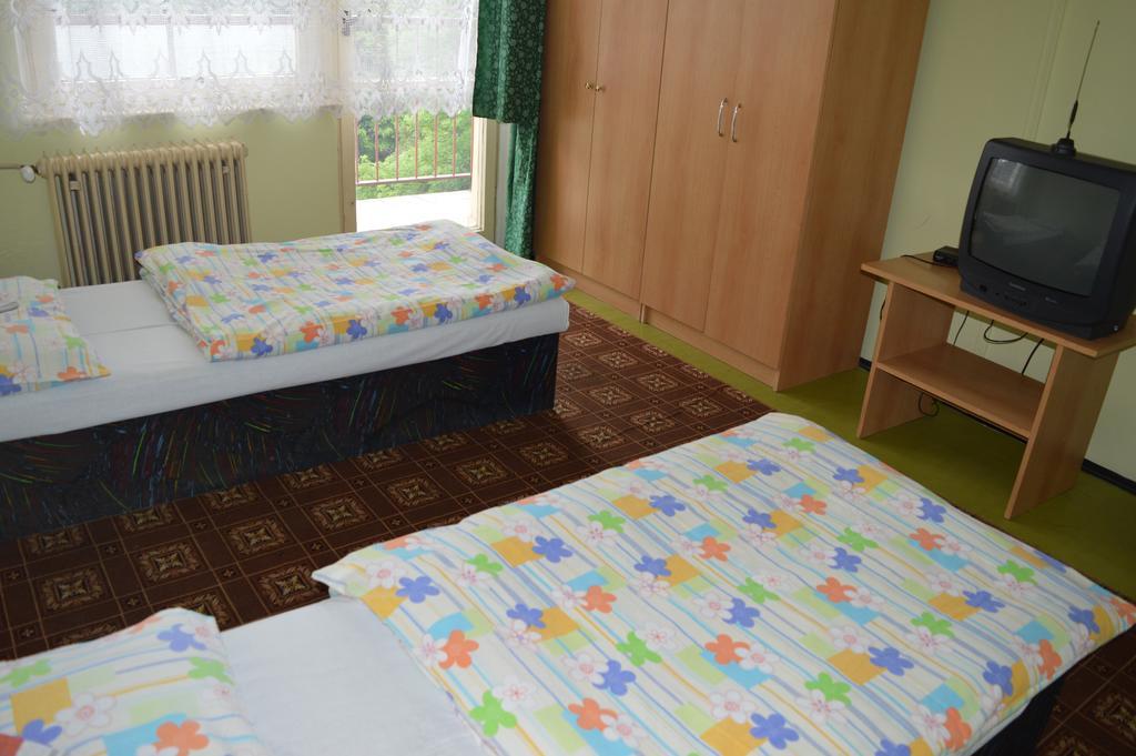 Biznis Centrum / Ubytovna Rožňava Exterior foto
